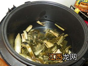 猪骨头煲菜干放什么调料