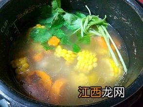 玉米大骨煲汤放什么好吃