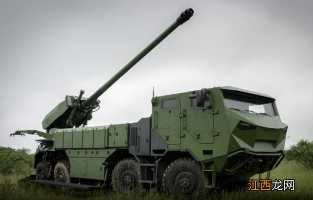 马克龙在戴高乐号航母上证实：法国已向乌克兰输送更多武器