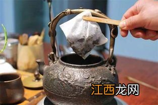 铁壶煮茶变黑怎么办