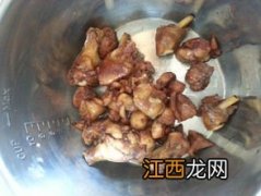 芋艿炖肉用什么锅