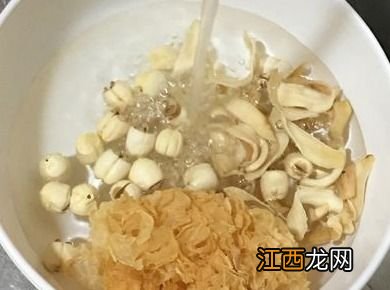 感冒喝莲子糖水怎么做