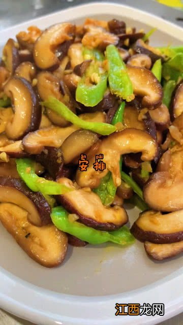 素食香菇和什么一起炒