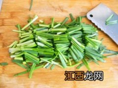 干豆腐卷韭菜叫什么