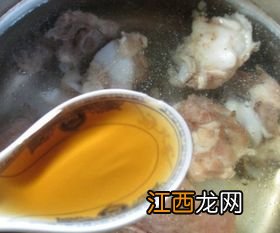 筒子骨电饭煲熬多久合适