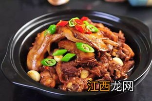 鹅肉跟什么焖好吃