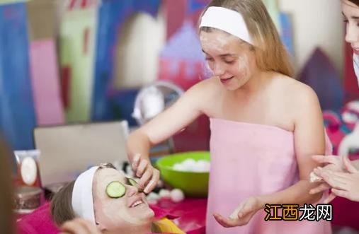 敷面膜的八大注意事项 把握敷面膜的最佳时间很重要
