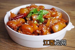 煮腊肉猪蹄里面放什么好吃