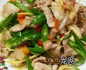 鸡腿菇跟什么菜炒好吃