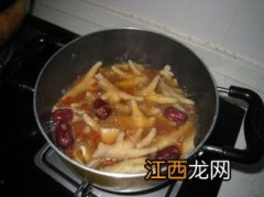 药膳鸡脚炖多久