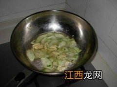 鸡蛋粉丝汤用什么油