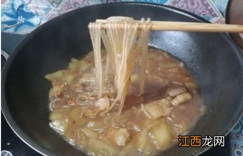 土豆炖粉条多久能熟