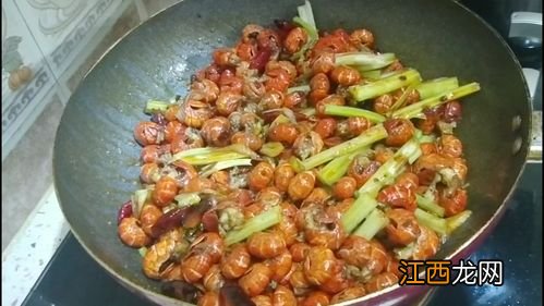 辣爆虾尾炒多久