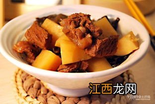 土豆炖牛肉放什么配菜