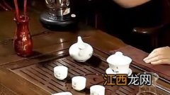 怎么介绍花式红茶茶艺