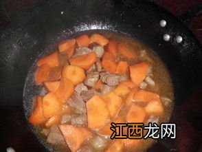 胡萝卜烧什么肉好点