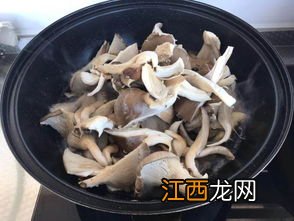 鲜蘑菇炒多久