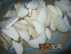 鸡腿菇烧多久