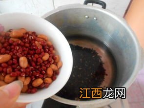 红豆花生黑米粥配什么菜吃