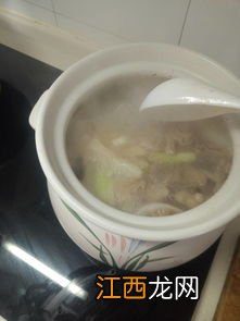 公鸡和什么菜一起炖