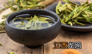 坏掉的茶叶可以浇花吗吗 用过的茶叶可以浇花吗