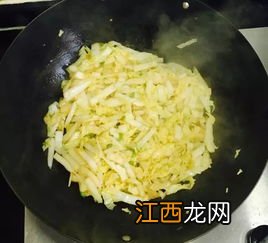 白菜炒鸡蛋怎么做好吃又简单