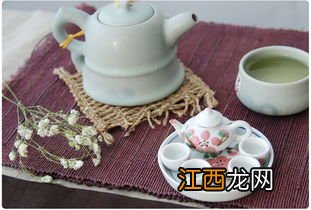 茶具上怎么摆放茶宠