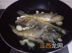 小黄鱼和什么一块炖