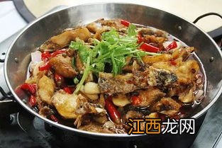 腊鸭子炖火锅放什么好吃