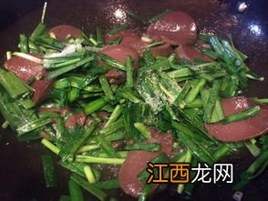 鸭血炒韭菜都放什么