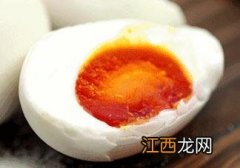 整个咸鸭蛋黄蒸多久