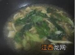 鸭子煮汤放什么好吃