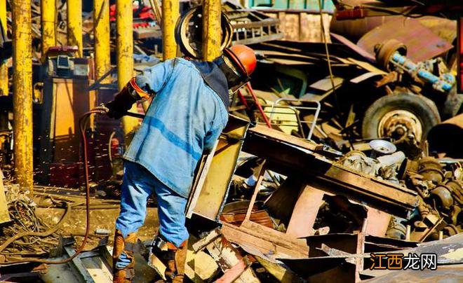 揭开回收行业「暴利」秘密，他们相信 AI 也能成为「老师傅」