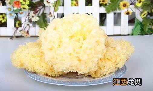 女人如何美白 银耳美白的方法