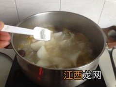 鸡肉炖银耳可以放多久