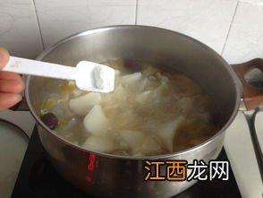 鸡肉炖银耳可以放多久