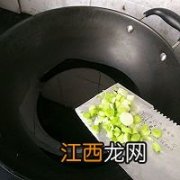 炒米皮用什么油