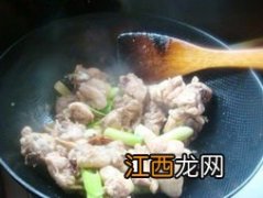 红烧鸡肉烧多久