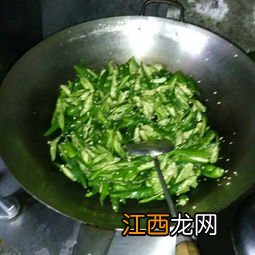 炒鸭肉盐什么时候放