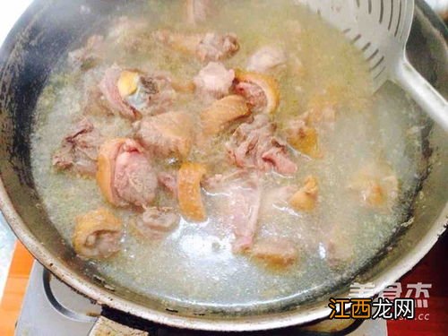 鸡肉炖萝卜炖多久