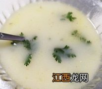 蒸鱼怎么做成牛奶色汤