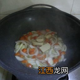 奶炖小方菜谱配什么