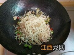 炒面豆芽什么时候放