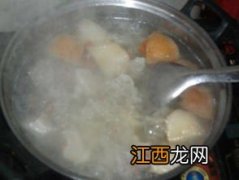 雪梨银耳瘦肉汤用煤气煲多久