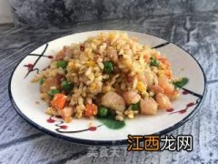 炒饭什么时候放虾仁