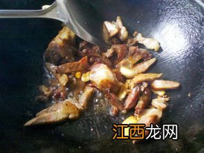 腊肉炒胡萝卜放些什么好吃