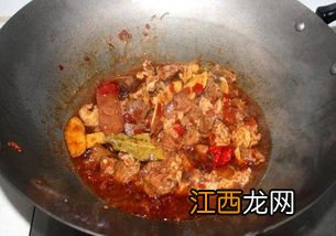 红烧牛肉放什么酱