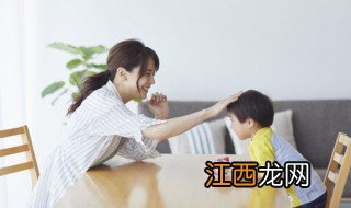 孩子吃饭玩手机怎么教育 孩子吃饭玩手机怎么教育他