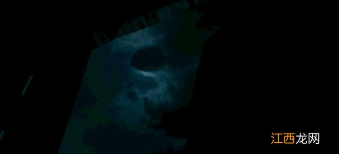 没想到，5年后，他又要凭一部“R级片”，改写恐怖片天花板了