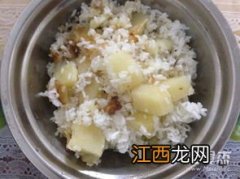 怎么做土豆闷米饭